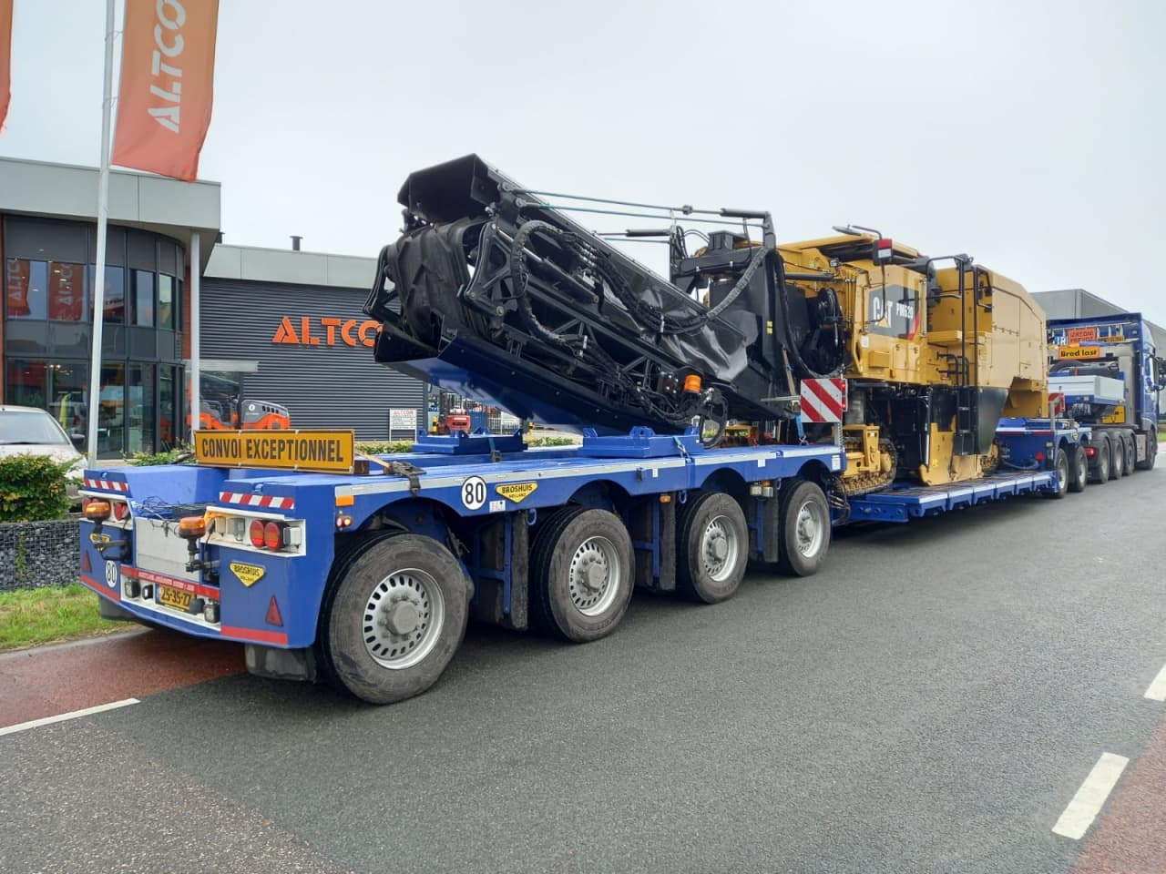Перевозка дорожного оборудования из Нидерландов